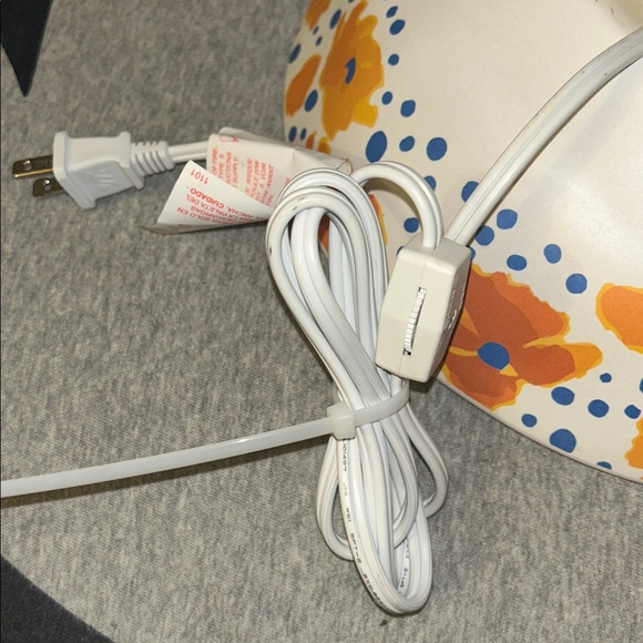 Scentsy Halloween candy corn ceramic  Swirl Warmer in Orange and Yellow Preloved - Picture 8 of 11